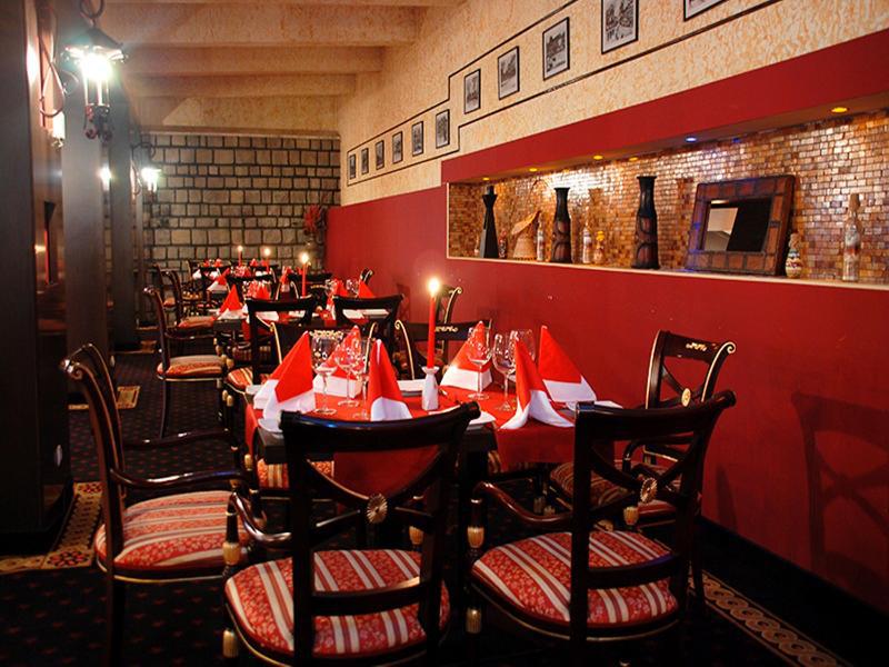 פלוייסטי Hotel Prahova Plaza מראה חיצוני תמונה