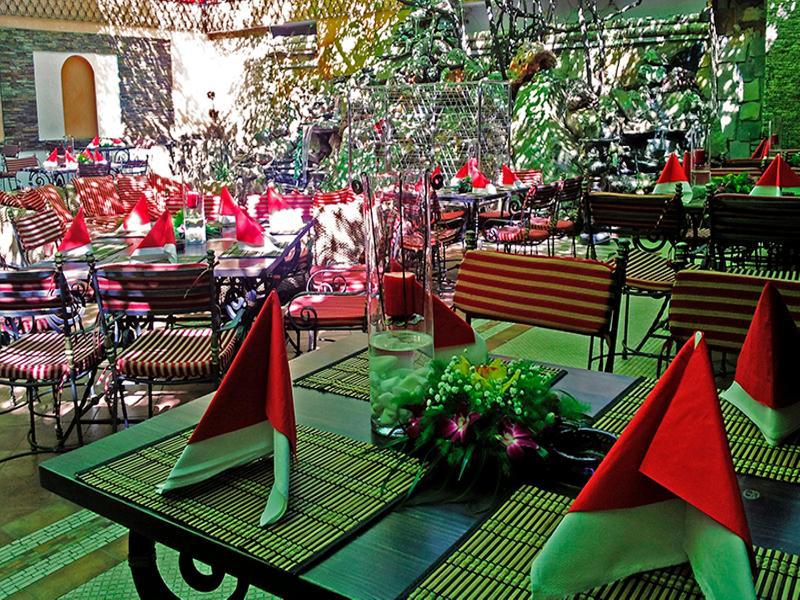פלוייסטי Hotel Prahova Plaza מראה חיצוני תמונה