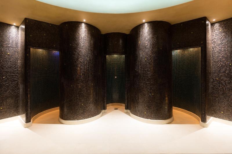 פלוייסטי Hotel Prahova Plaza מראה חיצוני תמונה