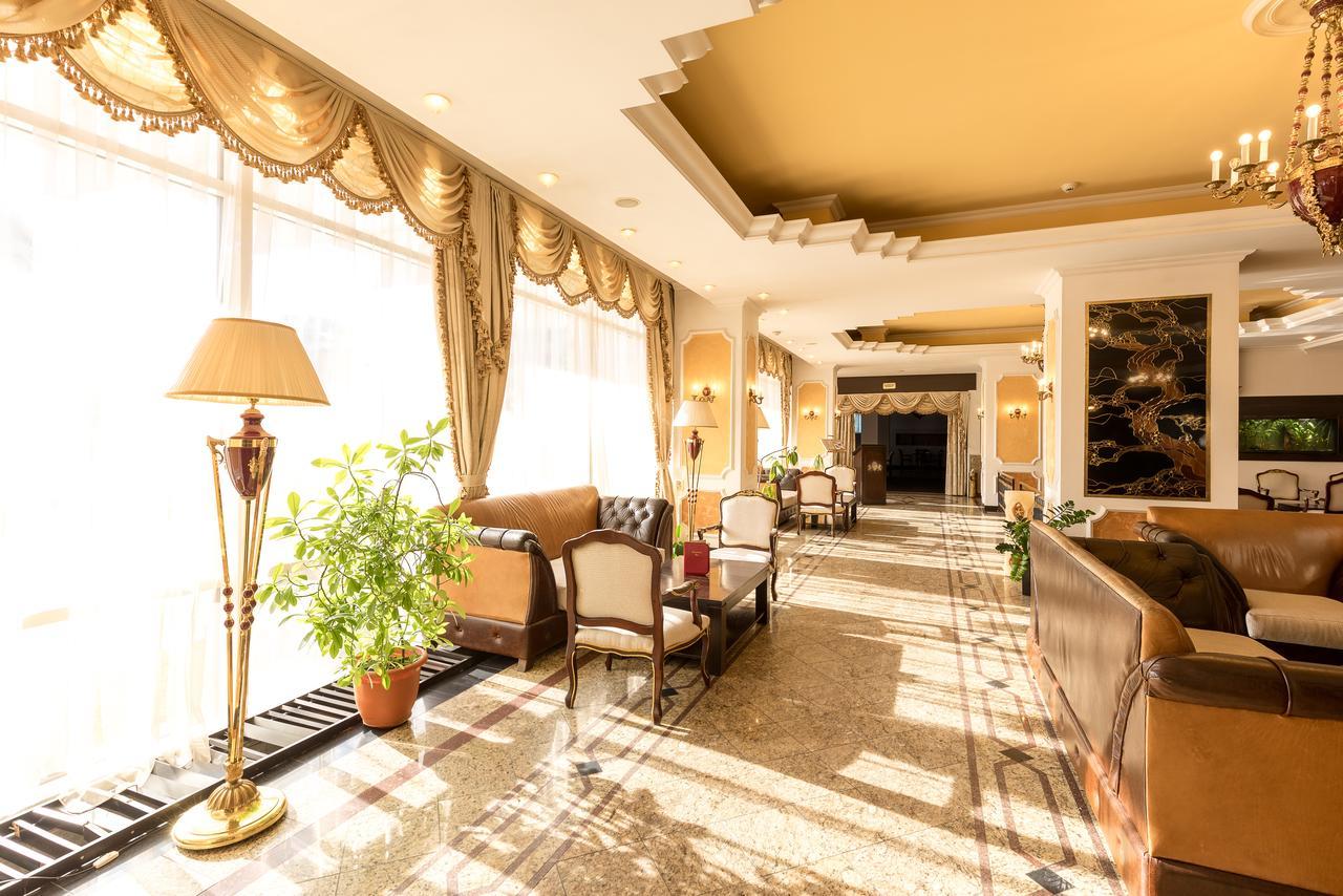 פלוייסטי Hotel Prahova Plaza מראה חיצוני תמונה